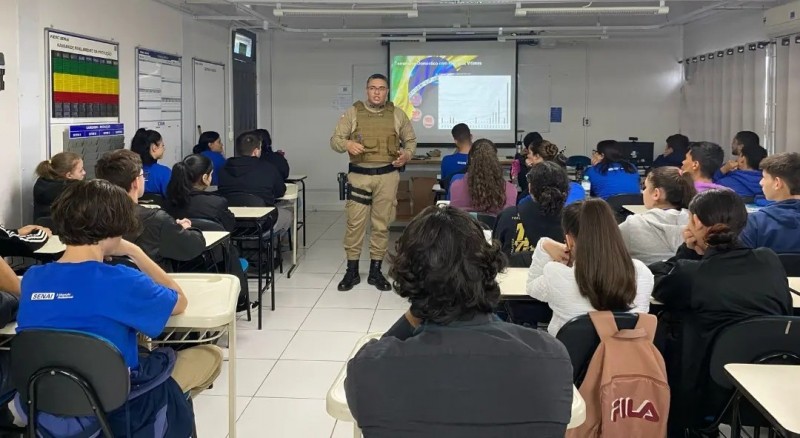 PM de Curitibanos realiza palestra sobre o Protocolo F.E.L no SENAI em Curitibanos