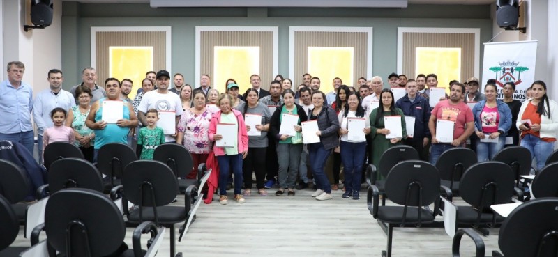 Em Curitibanos, 45 famílias se tornaram donas de seus terrenos pelo Lar Legal